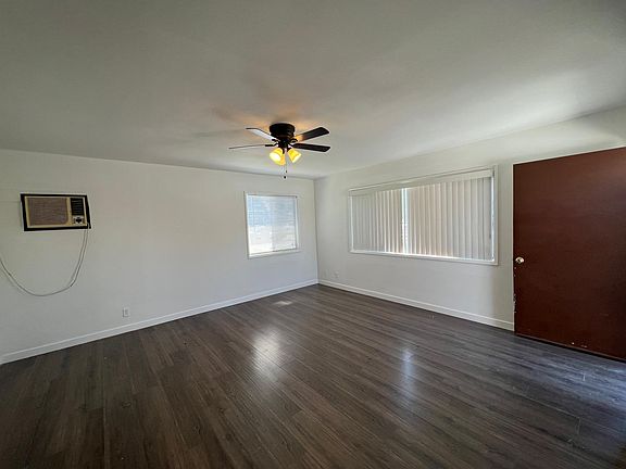 5th image of 22209 Seine Ave #1