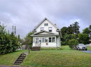 23 Garden Dr, Rochester, NY 14609