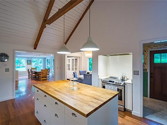 5th image of 332 Renie Ln