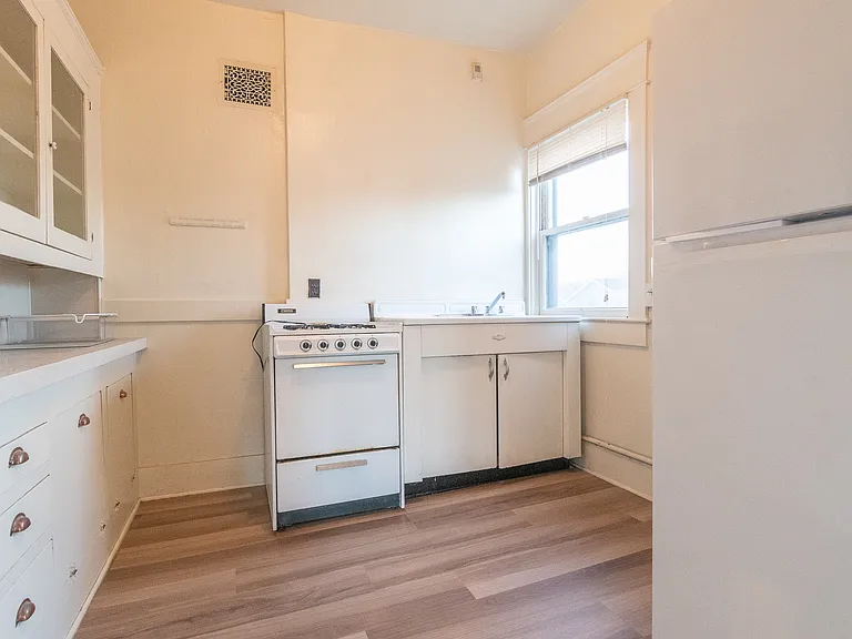 4435 SE Belmont St #11 — Photo 2
