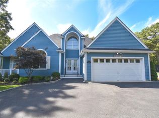 82 Lakeside Ln, Westhampton, NY 11977