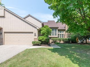37872 N Laurel Park Dr, Livonia, MI
