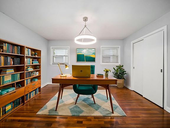 5th image of 4114 W Cornelia Ave