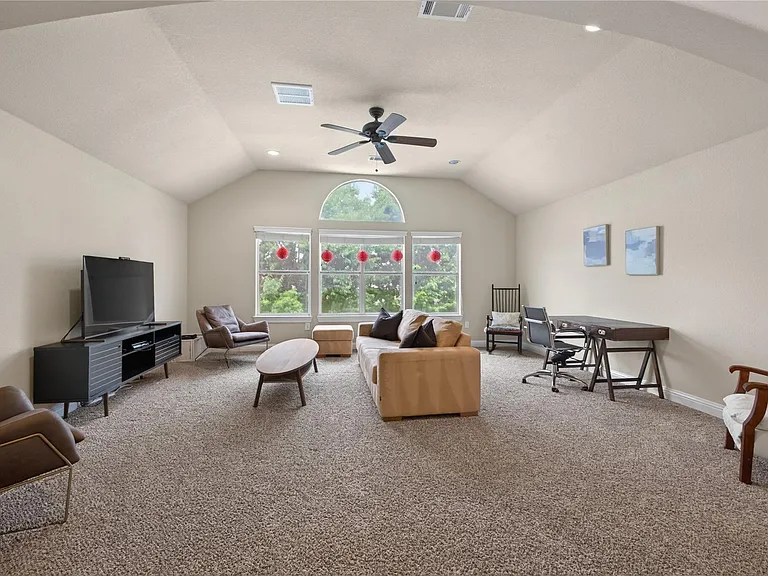 1722 Parklake Vlg — Photo 10