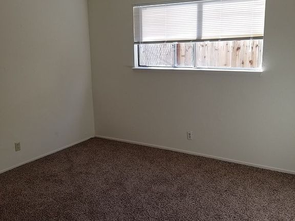 4th image of 334 E I St APT 2