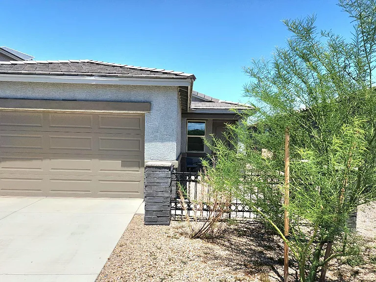 10668 W Dickerson Dr — Photo 3