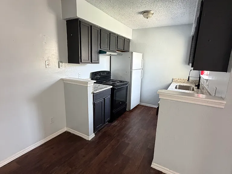 320 S Center St #114 — Photo 14