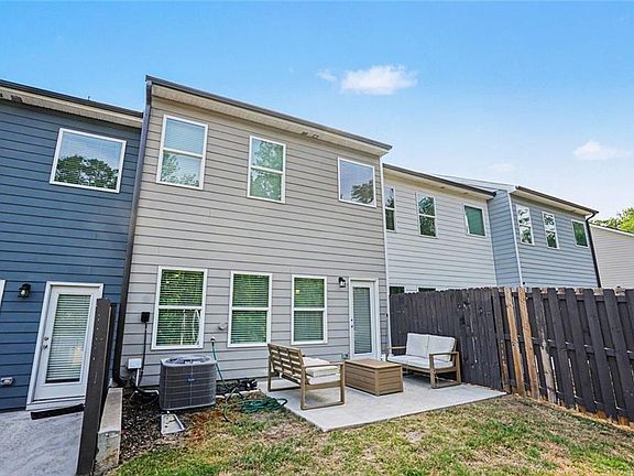 4th image of 119 Buckingham Ln