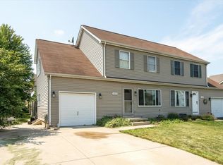 1023 Emmsen Dr, Sycamore, IL 60178