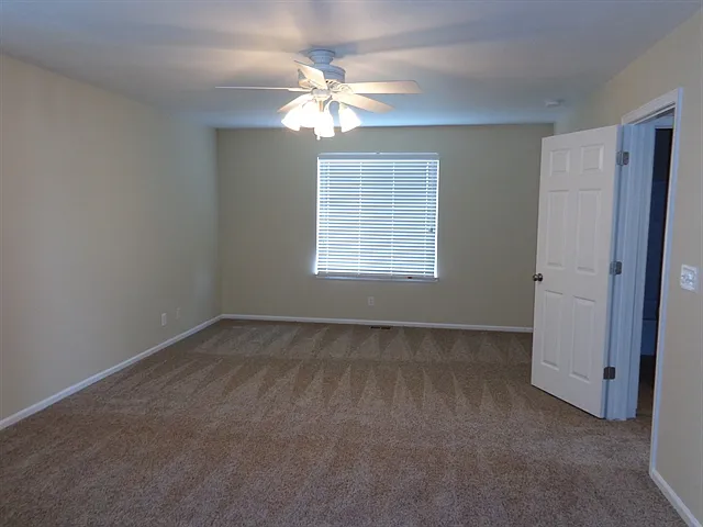 10910 Steele St — Photo 7