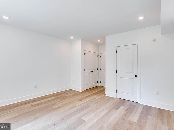 3rd image of 4327 Baltimore Ave #3