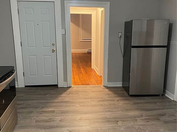 4th image of 453 1st St #3
