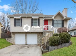 1224 NE Hendrix Dr, Lees Summit, MO 64086