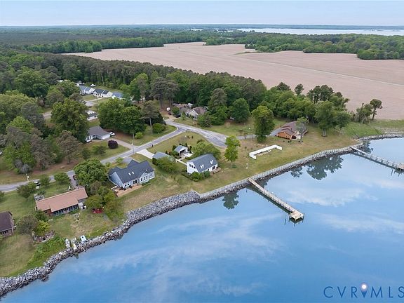 2nd image of 31 Waterway Dr