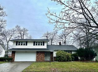 5552 Lansbury Ln, Lyndhurst, OH