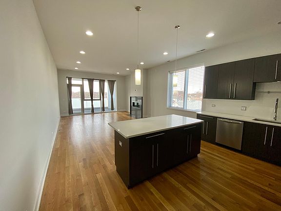 4th image of 3201 W Wabansia Ave #3B