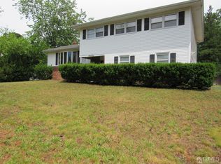 42 Calliope Rd, Sayreville, NJ 08872