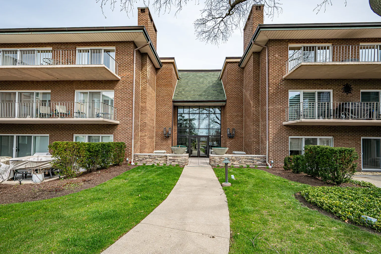 4 Oak Brook Club Dr APT G205 photo 1