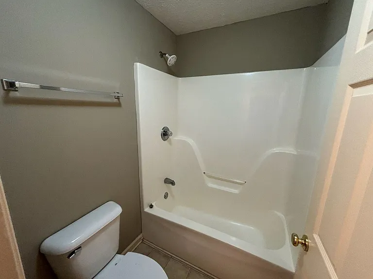 1338 Virginia St — Photo 14