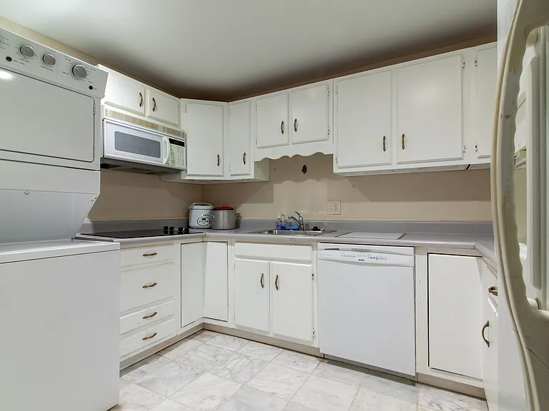 6034 Chesterbrook Rd #B — Photo 18