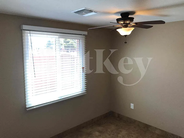 3550 E Thunderbird Rd — Photo 16