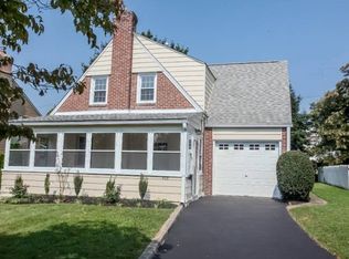 308 Walnut Hill Ln, Havertown, PA 19083