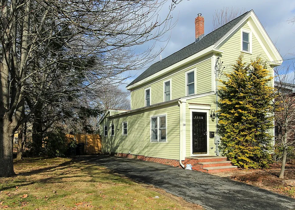 30 Ashland St