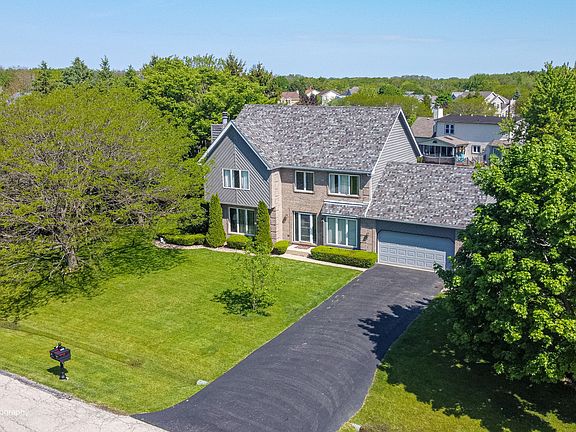 2nd image of 300 Fairhaven Dr
