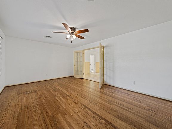 3rd image of 2217 Mount Carmel Dr