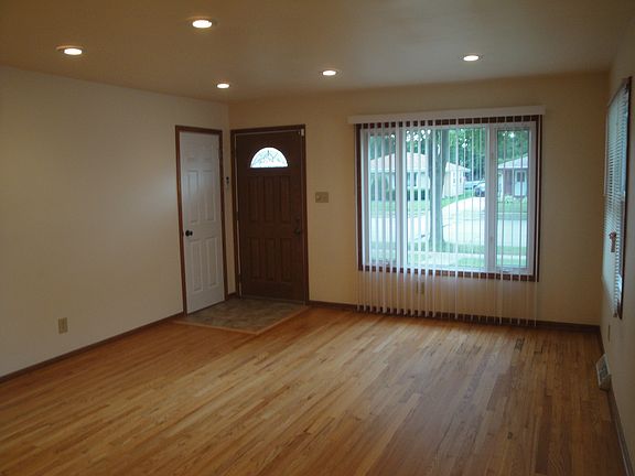 4th image of 6700 N 51st St