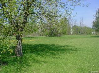 1055 S Hacker Rd, Brighton, MI 48114