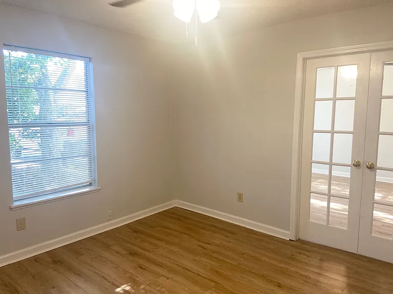 2422 Johnson Dr — Photo 9