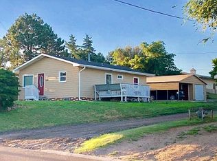 108 W 2nd Ave, Ingalls, KS 67853