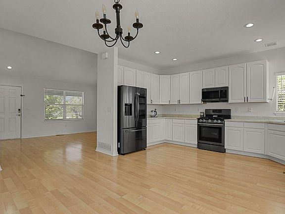 5th image of 19434 E Lasalle Pl