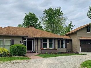 2436 N County Road 1800e, Charleston, IL 61920