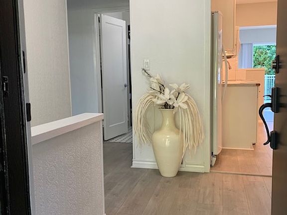 3rd image of 3593 Edgemont Blvd