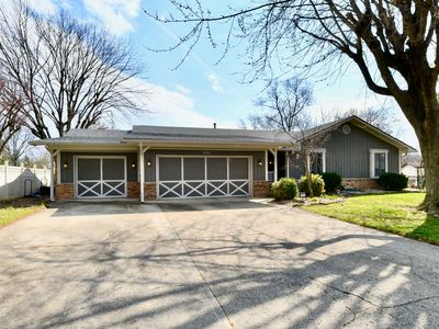 695 Valley Oaks Rd, Greenwood, IN, 46143