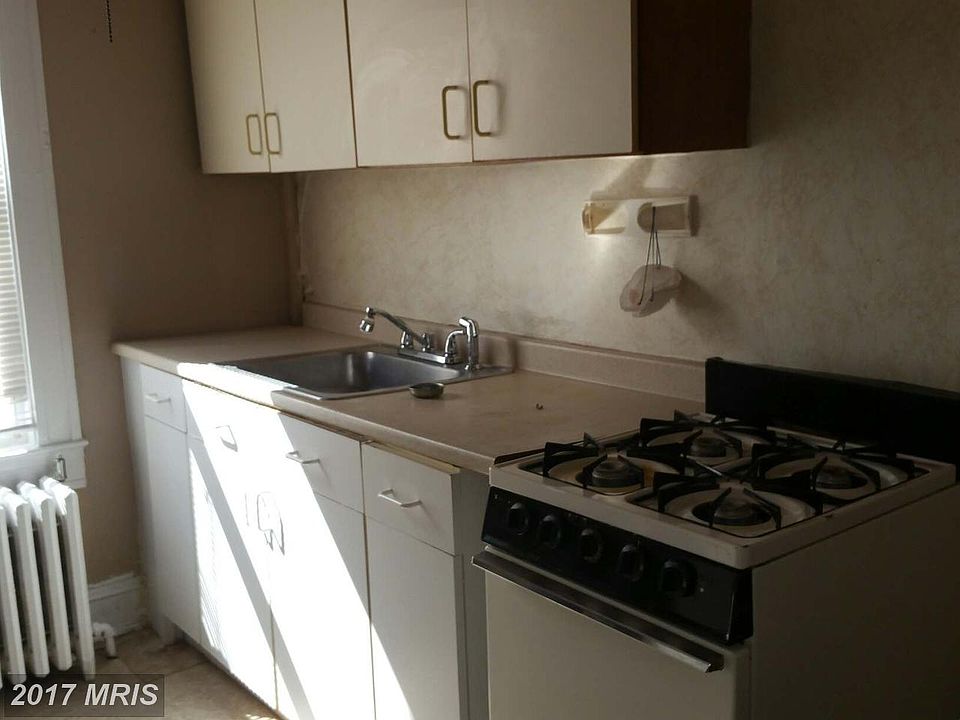 2nd image of 611 E 37th St