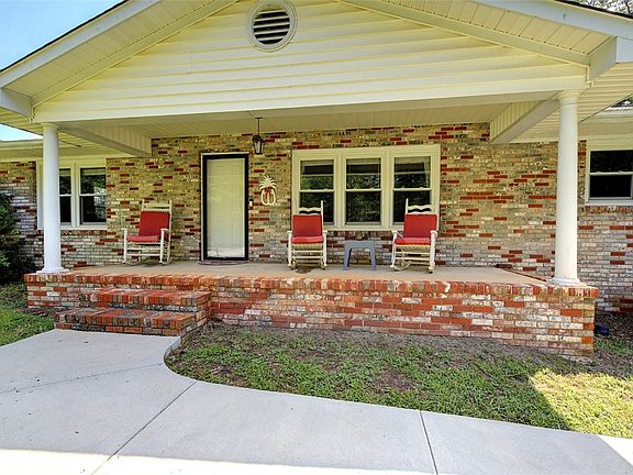 5th image of 303 Mill St
