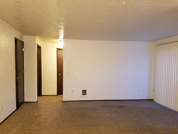 3rd image of 2100 Meridian Ave N #101