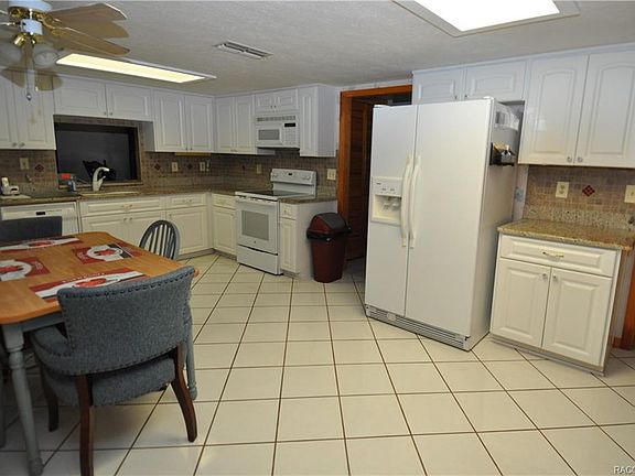 3rd image of 2150 W Doral Ct