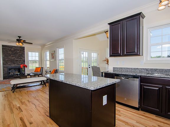 La Salle - Kitchen Living Area