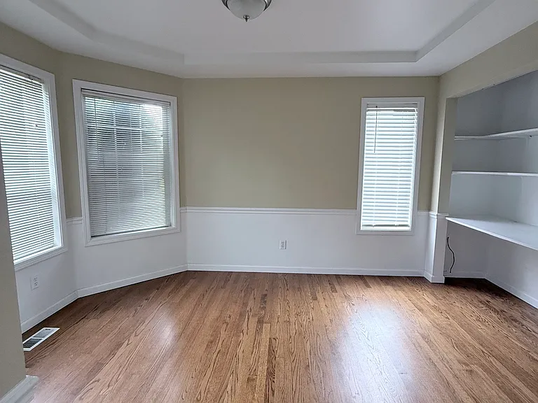 1401 Monroe Ave NE #M — Photo 8