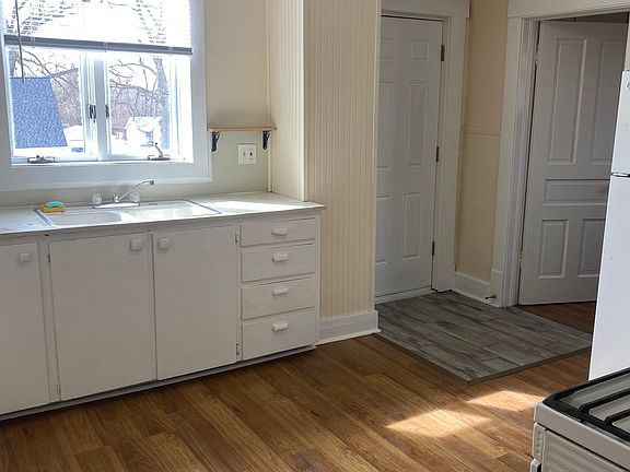 4th image of 807 College Ave NE #307B