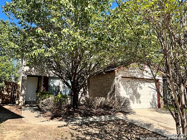 3 bed, 2.5 bath, 1698 sqft, $1,650 — Photo 1