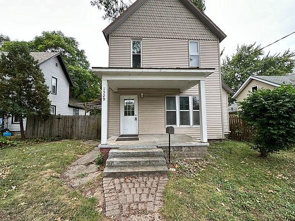 2nd image of 1529 College Ave NE