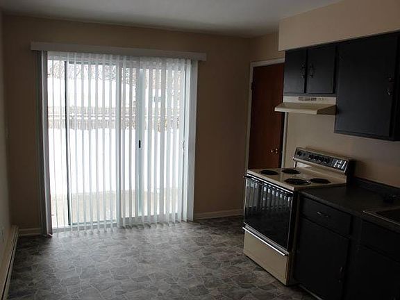 4th image of 1415 Swede Ave