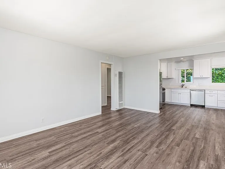 254 La Paloma #C — Photo 15