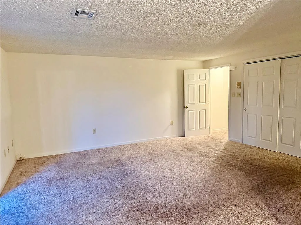 2 bed, 2.0 bath, 1129 sqft, $1,800 — Photo 2