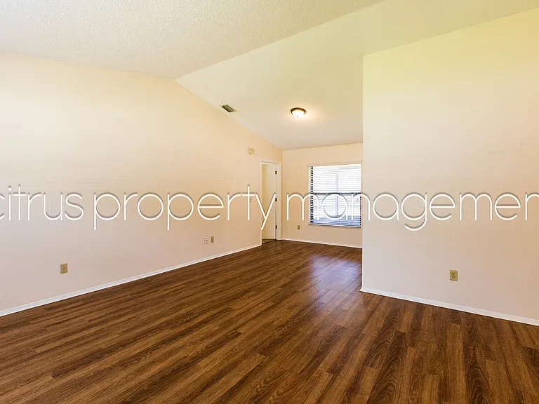 1002 Gammage Point — Photo 5